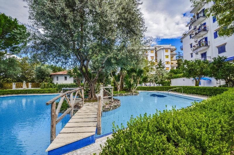 Sorrento Pool &Suites photo 1