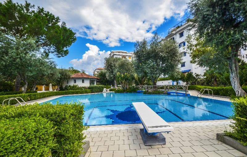 Sorrento Pool &Suites 4