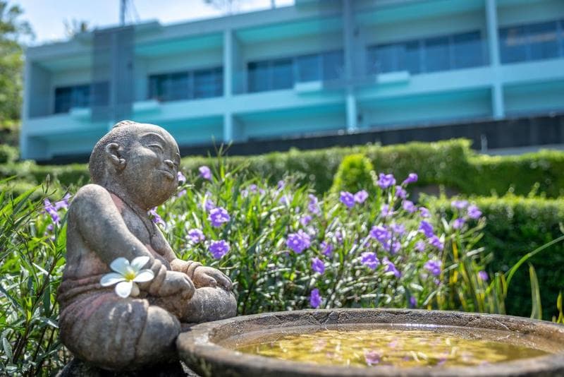 Patong Bay Hill Resort & Spa 2