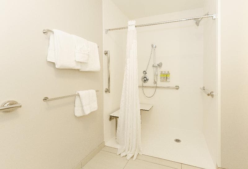 Holiday Inn Express & Suites, Franklin Berry Farms 3
