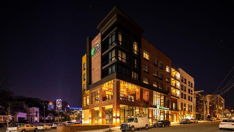 Holiday Inn Express & Suites Charlotte - South End photo 1