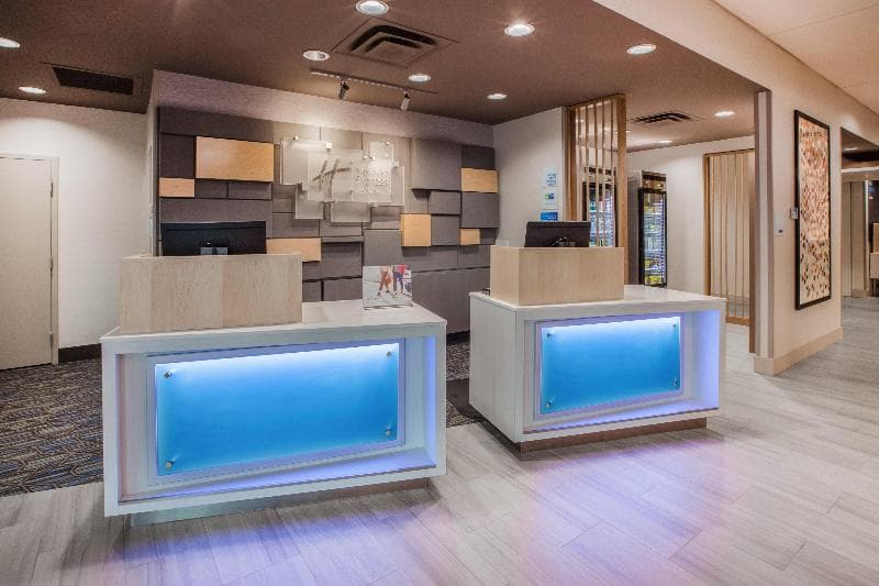 Holiday Inn Express Warrensburg 4