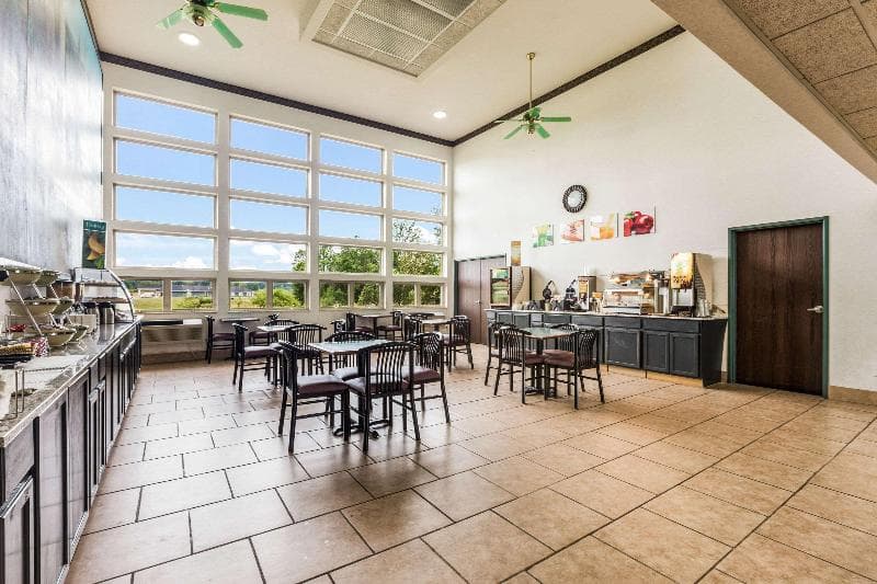 Quality Inn Clare 3