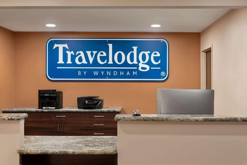 Travelodge By Wyndham Pincher Creek 5