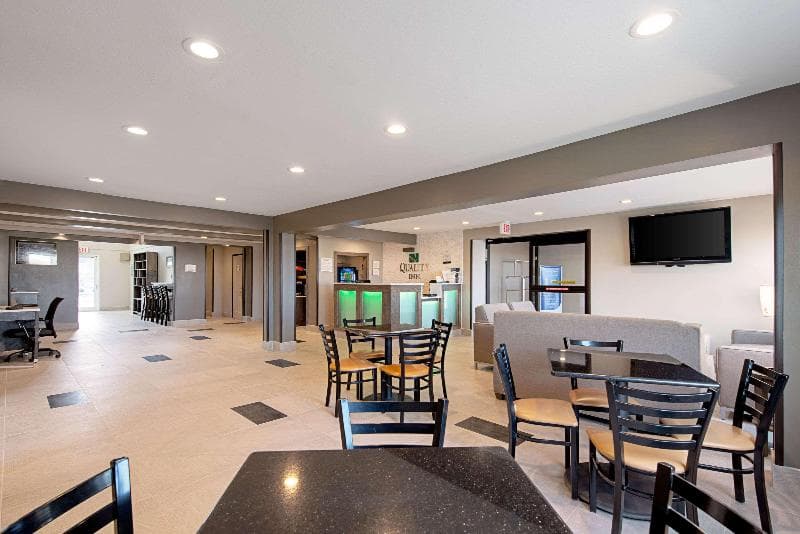 Quality Inn 3