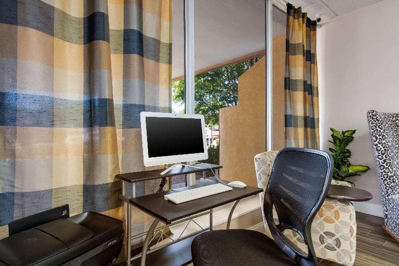 Quality Inn 4