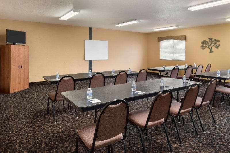 Travelodge by Wyndham Missouri Valley photo 1