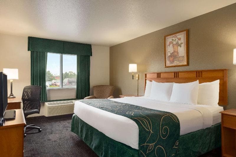 Travelodge by Wyndham Missouri Valley 4