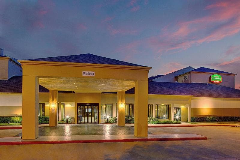 Courtyard Houston Westchase 4