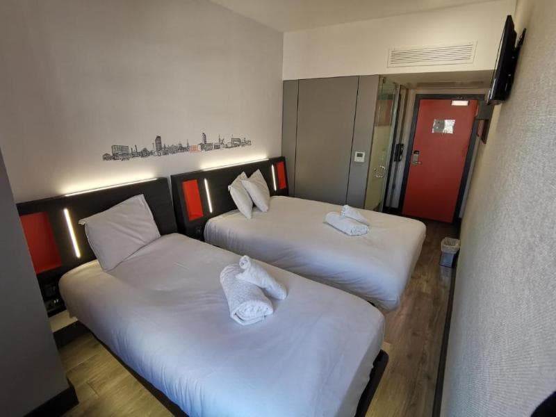 easyHotel Sheffield photo 1