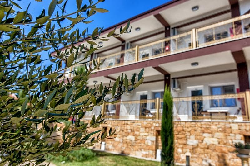 Greek Pride Hotel And Apartments