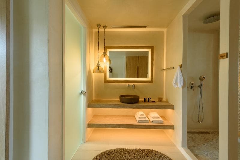 Divelia East Suites 5