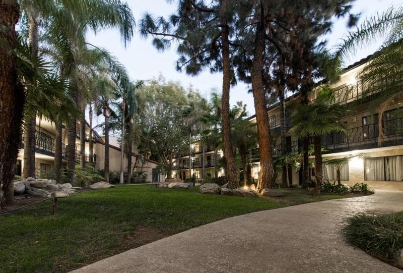 Vanllee Hotel And Suites 2