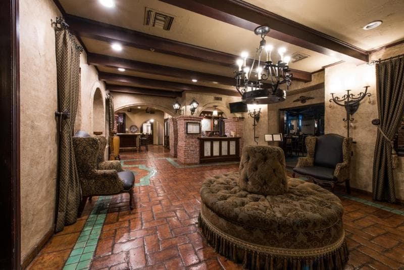 Vanllee Hotel And Suites 5