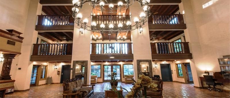 Vanllee Hotel And Suites 4