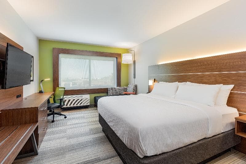 Holiday Inn Express & Suites Moreno Valley - Riverside 3