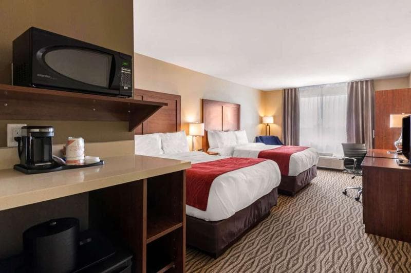 Comfort Inn & Suites 5
