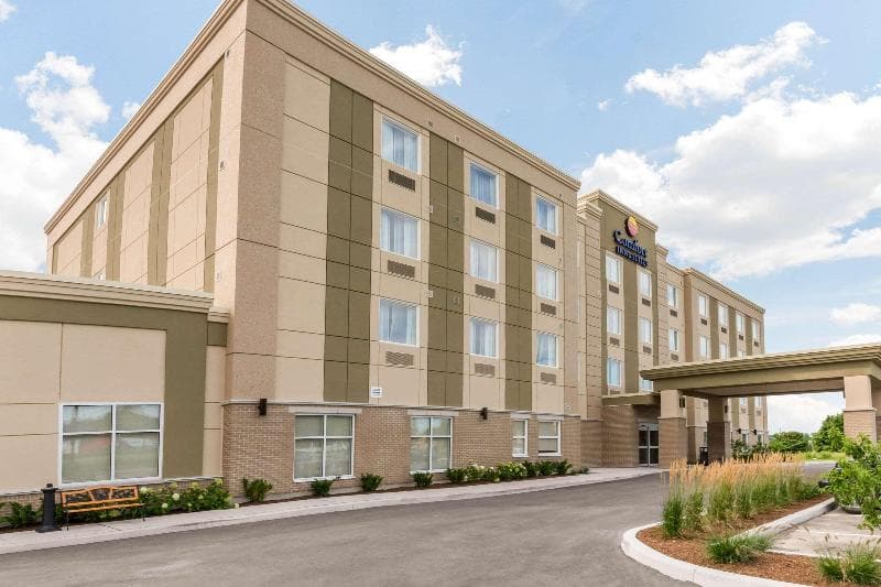 Comfort Inn & Suites 2