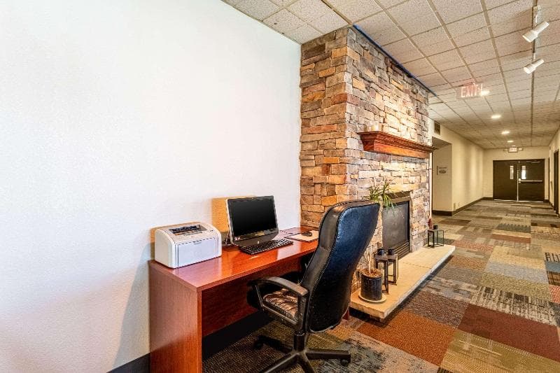 Econo Lodge main