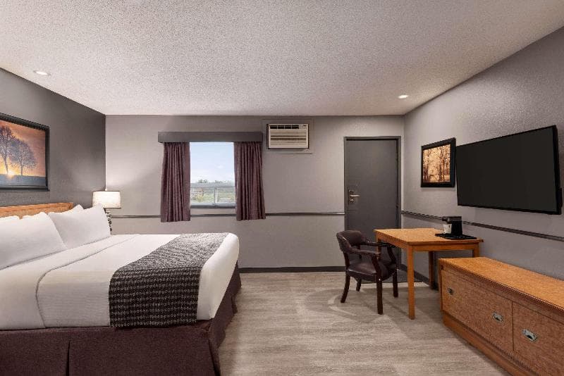 Travelodge By Wyndham Brandon 5