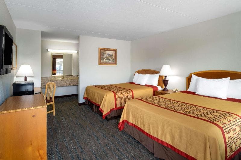 Travelodge By Wyndham Pigeon Forge 2