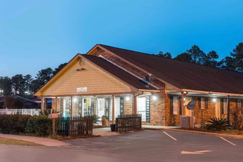 Travelodge By Wyndham Santee 4