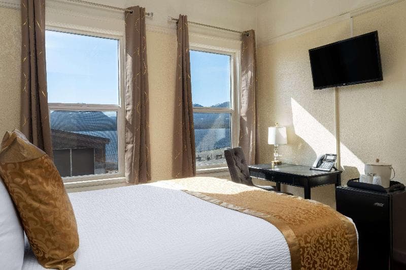 Gilmore Hotel, Trademark Collection By Wyndham photo 1