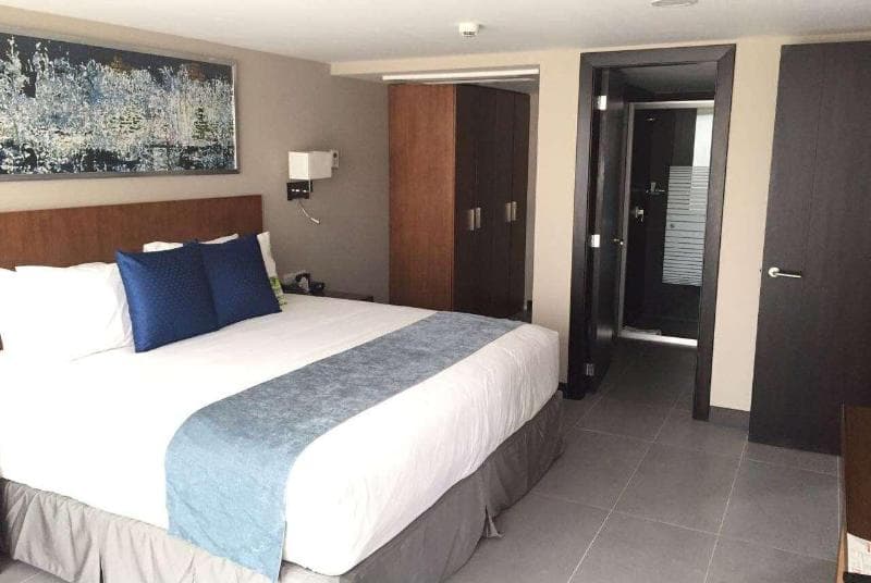 Wyndham Manta Sail Plaza Hotel & Convention Center 4