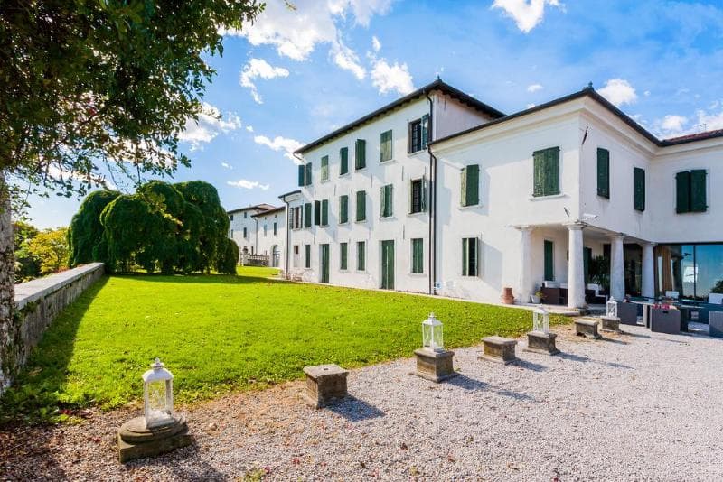Villa Policreti main