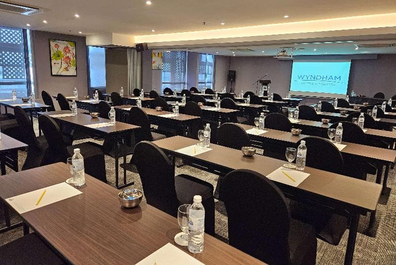Days Hotel & Suites By Wyndham Fraser Business photo 1