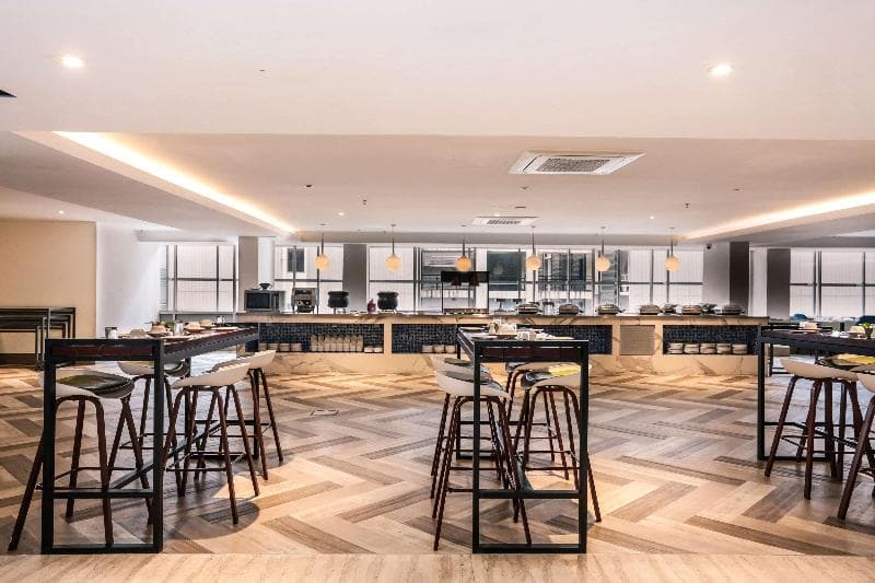 Days Hotel & Suites By Wyndham Fraser Business 2