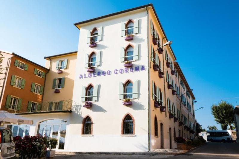Hotel Corona photo 1