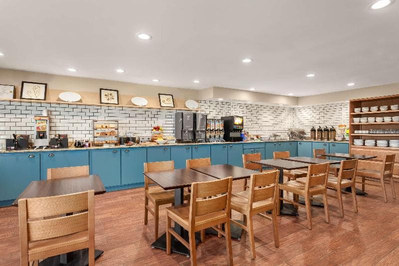 Country Inn & Suites By Radisson, Ames, Ia 3
