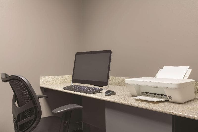 Country Inn & Suites By Radisson, Port Clinton, Oh 4