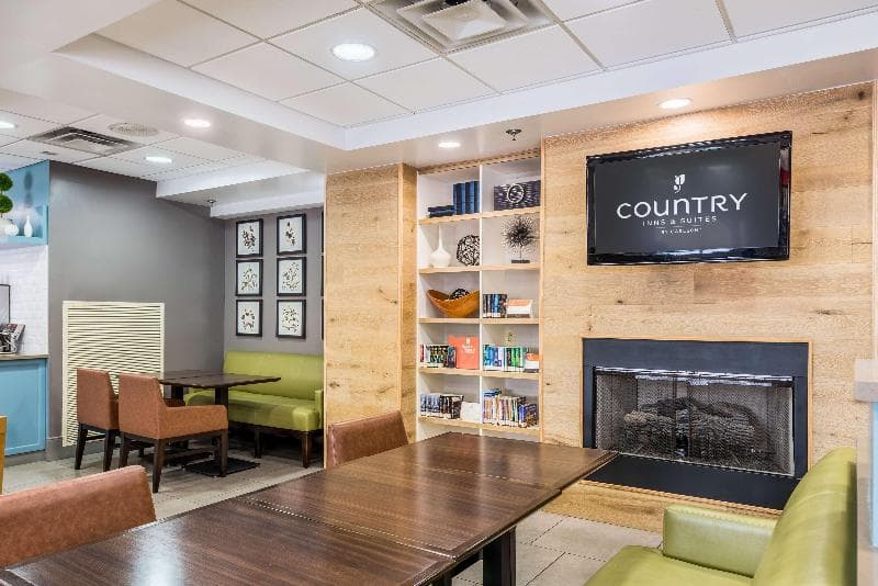 Country Inn & Suites by Radisson, Cookeville, TN 3
