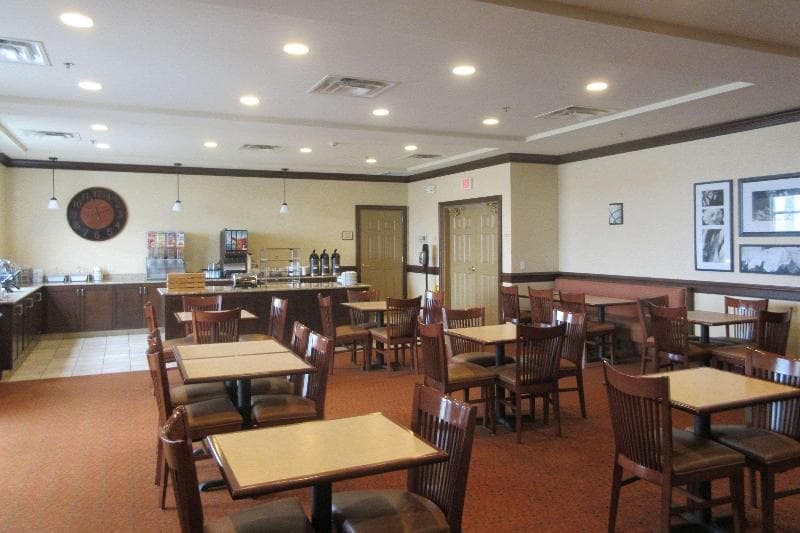 Comfort Inn And Suites 4