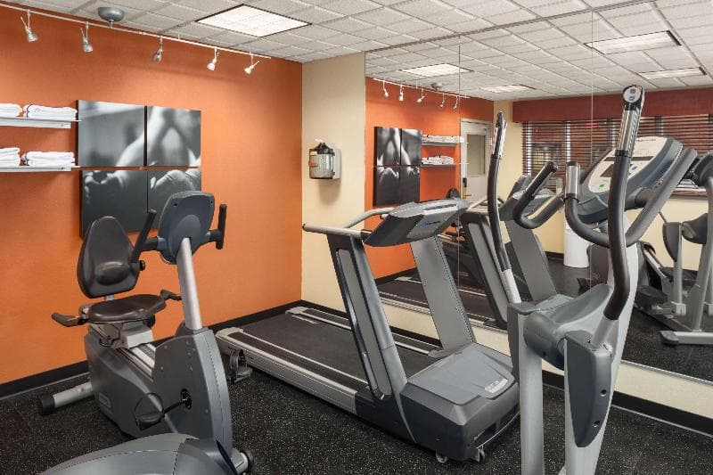 Country Inn & Suites by Radisson, Lima, OH 2