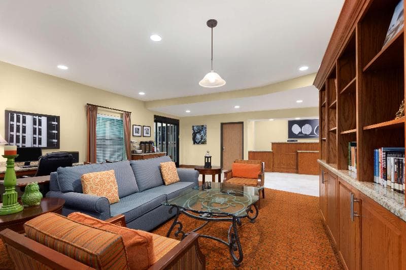 Comfort Inn & Suites 5