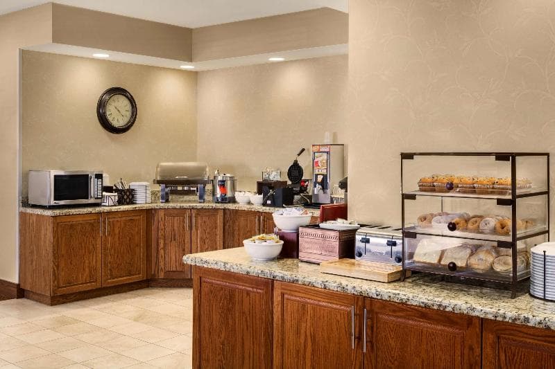 Comfort Inn & Suites 3