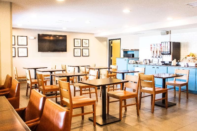 Country Inn & Suites by Radisson, Chester, VA 2