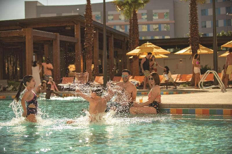 Universal's Endless Summer Resort - Dockside Inn & Suites 2