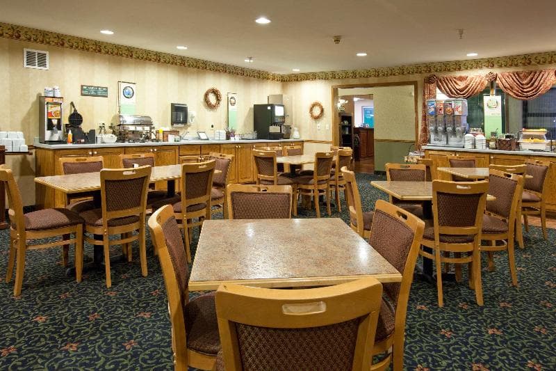 Country Inn & Suites By Radisson, Cedar Falls, Ia 3
