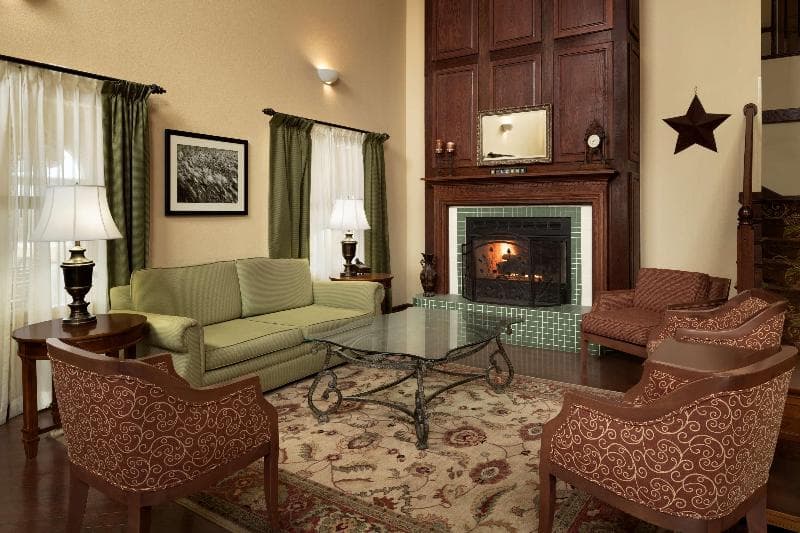 Country Inn Suites By Radisson Grinnell Ia 5