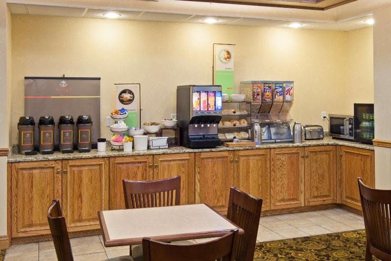 Quality Inn & Suites 3