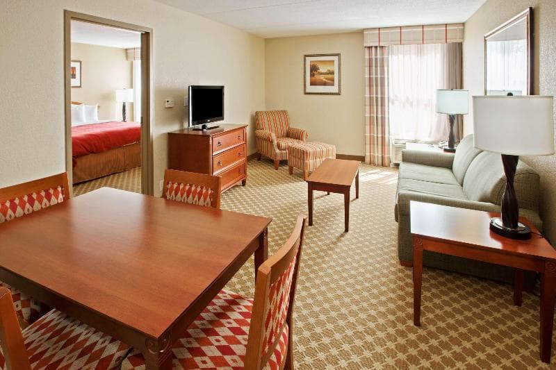 Quality Inn & Suites 4