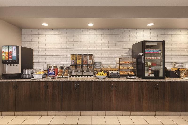 Country Inn & Suites By Radisson, Willmar, Mn 3