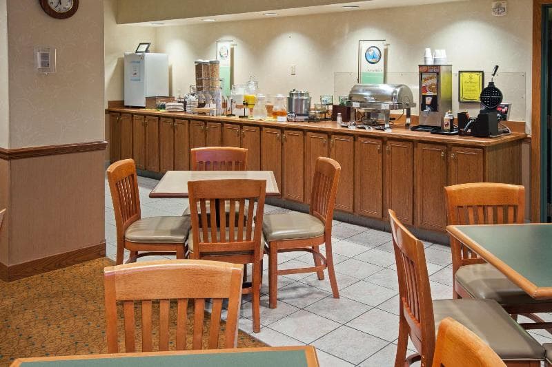 Country Inn & Suites By Radisson, Lansing, Mi 3