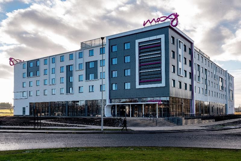 Moxy Edinburgh Airport 3