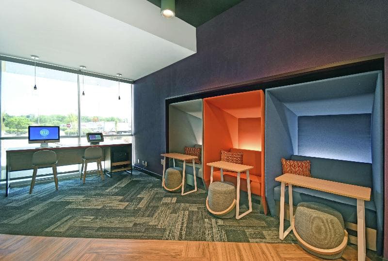 Tru by Hilton Grand Rapids Airport photo 1