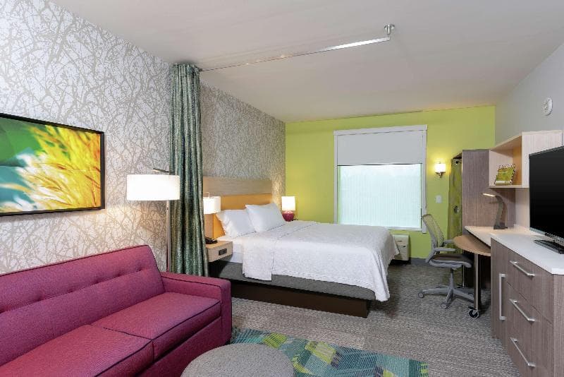 Home2 Suites by Hilton Indianapolis Airport 4